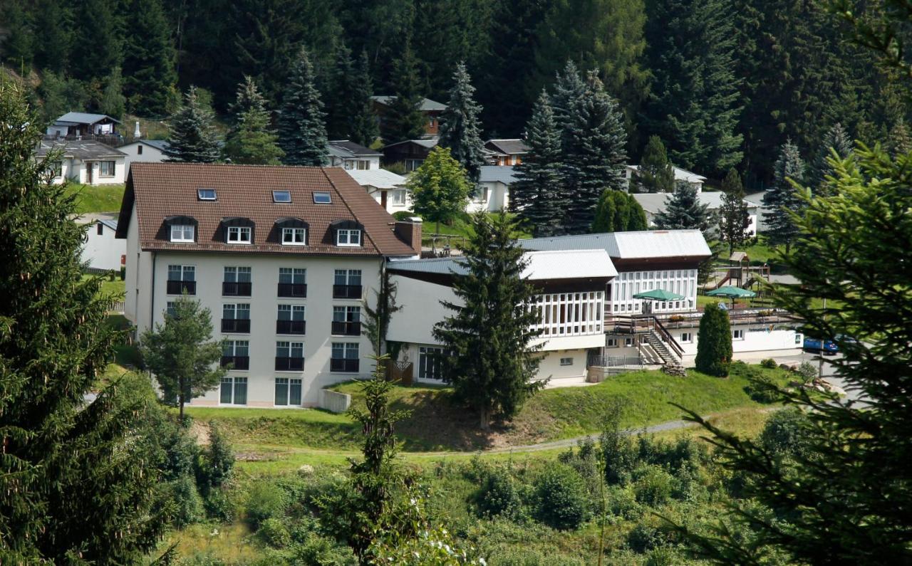 Waldhotel Feldbachtal Neuhaus am Rennweg Eksteriør billede