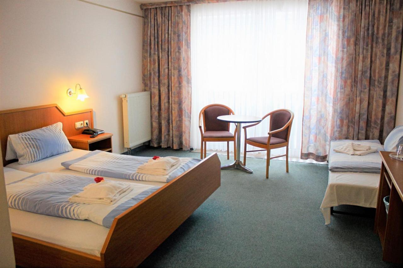 Waldhotel Feldbachtal Neuhaus am Rennweg Eksteriør billede